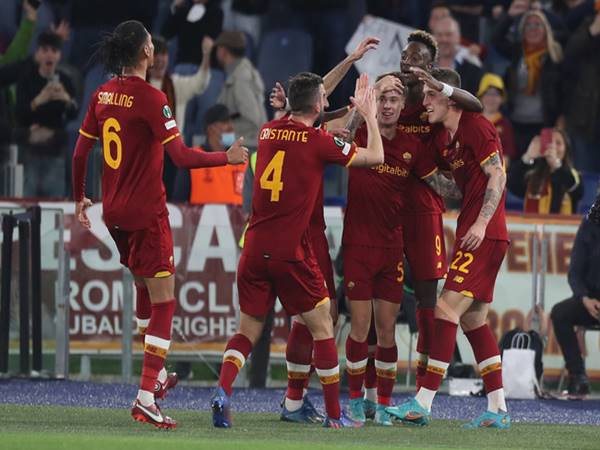 Tin bóng đá ngày 15/4: AS Roma đối đầu Leicester City ở bán kết