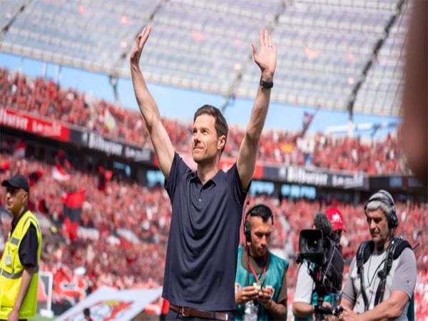 Bóng đá Đức: Xabi Alonso đi vào lịch sử Bundesliga