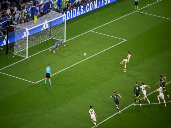 Luật đá penalty sân 11 khác gì so với sân 7 và sân 5?