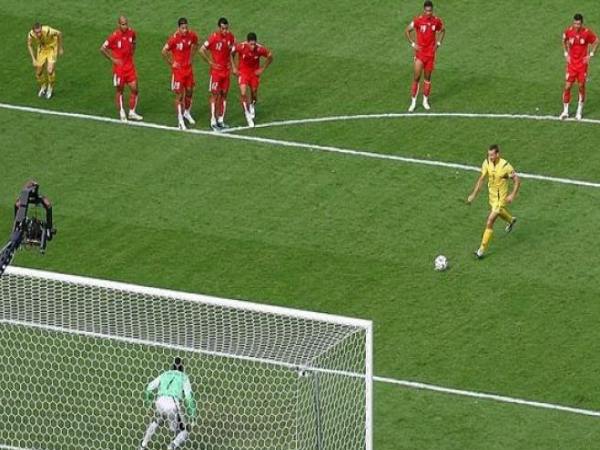 Luật đá penalty sân 11 khác gì so với sân 7 và sân 5?