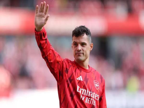 Những đội trưởng Arsenal gây tranh cãi nhất lịch sử CLB