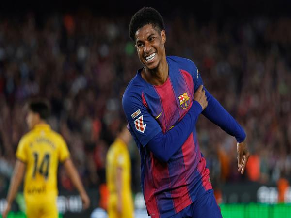 Tin Barcelona: Mượn Marcus Rashford thêm một mùa